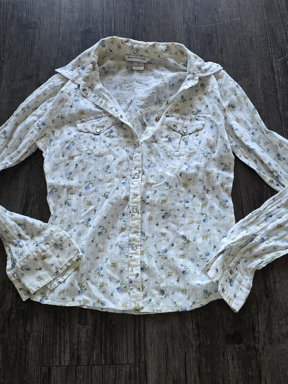 Abercrombie & Fitch White Floral Button-Up Shirt